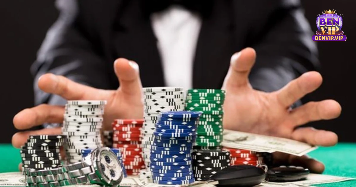 Trước khi tìm hiểu sâu hơn về từng lá bài trong bộ bài poker Benvip, cần phải nắm rõ rằng bộ bài poker bao gồm 4 chất