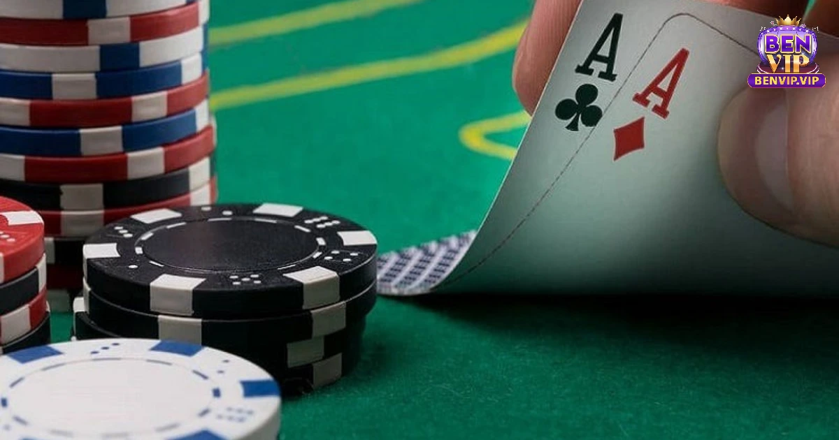 Bên cạnh việc chọn bàn, bạn cũng cần chú ý đến những người chơi xung quanh