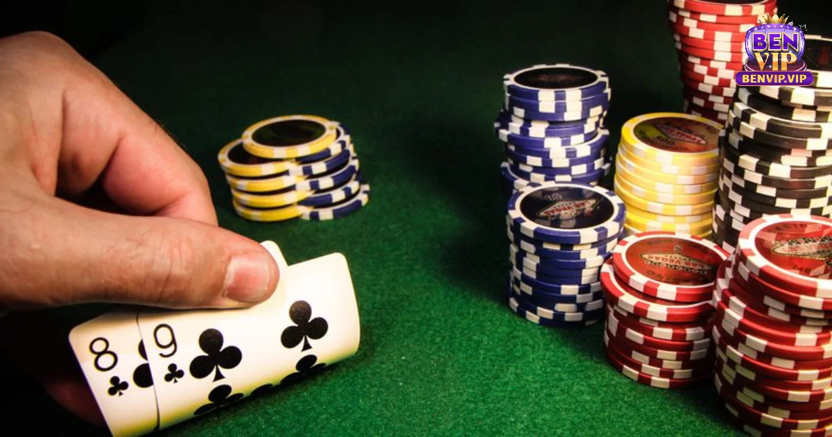 Một trong những ưu điểm nổi bật của game bài poker online là khả năng theo dõi