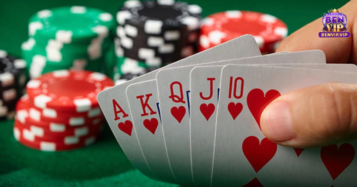 Nếu bạn cảm thấy chắc chắn về tay bài của mình, hãy tự tin đặt cược và tạo ra áp lực cho đối thủ